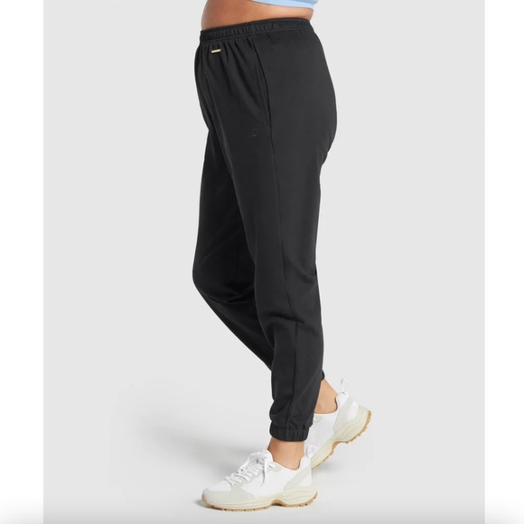 GYMSHARK LOOSE JOGGERS x WHITNEY SIMMONS - Picture 3 of 4